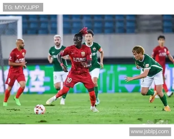 广州足球队以72分稳居精英赛积分榜首位，争冠形势一片大好