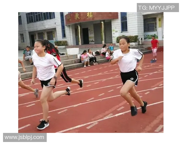 张芳专访：从绿茵场到人生舞台的足球旅程回顾与展望